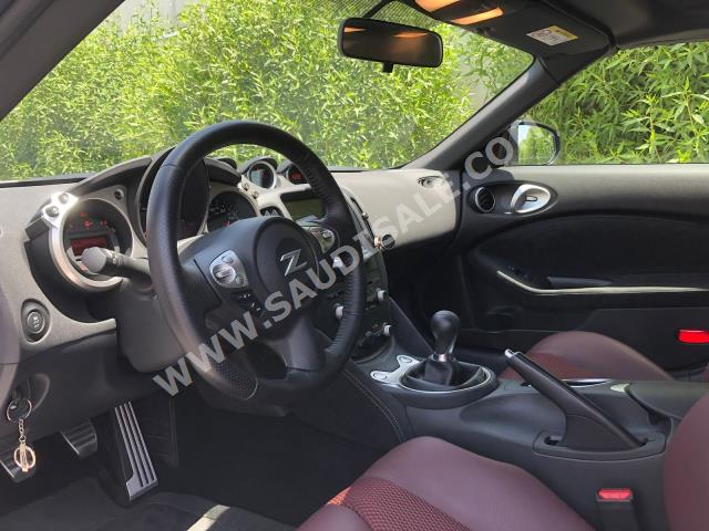 2019 نيسان زد 370