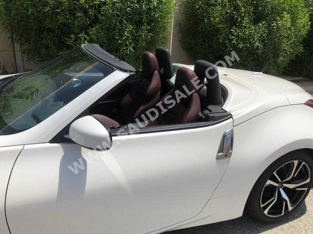 2019 نيسان زد 370