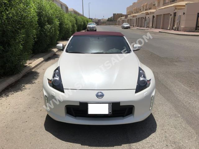 2019 نيسان زد 370