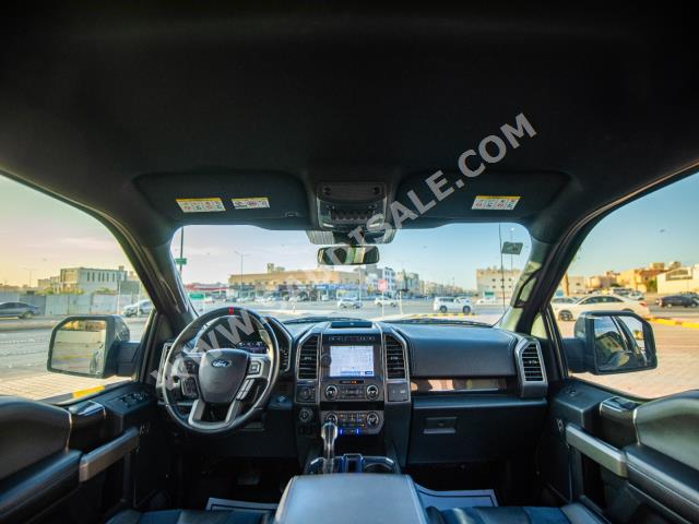 2020 فورد اف 150 رابتور