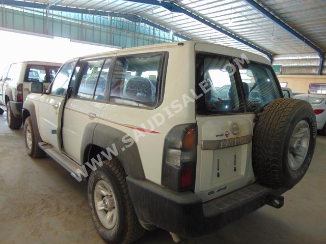 2015 نيسان باترول سفاري