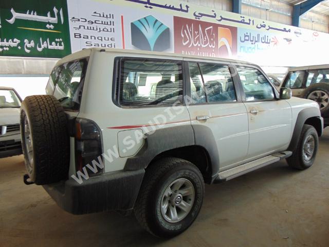 2015 نيسان باترول سفاري