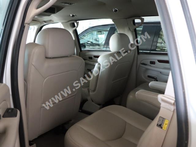 2003 كاديلاك اسكاليد