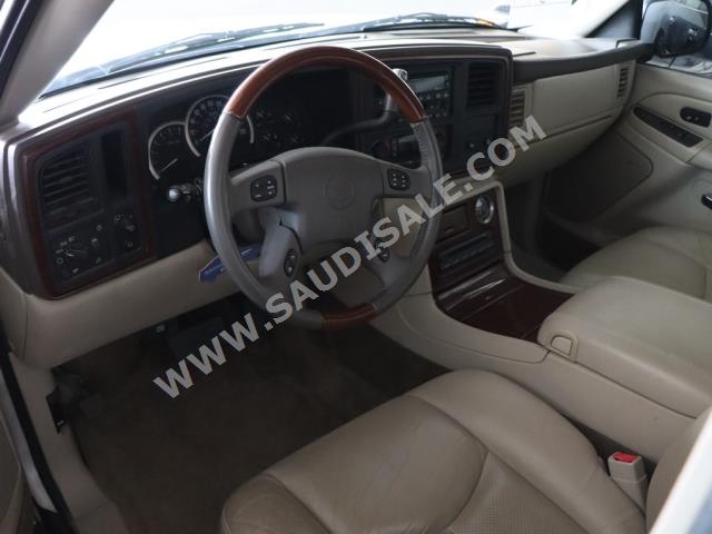 2003 كاديلاك اسكاليد