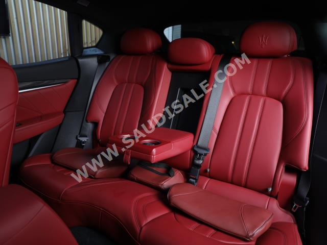 2020 مازيراتي ليفانتي إس كيو 4