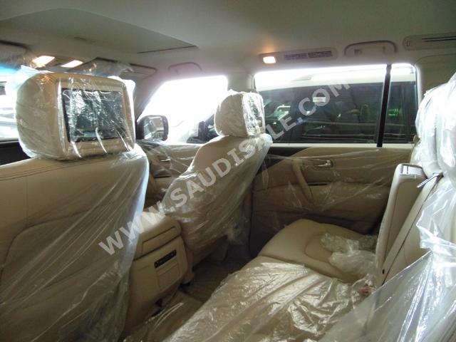 2016 نيسان باترول بلاتينيوم