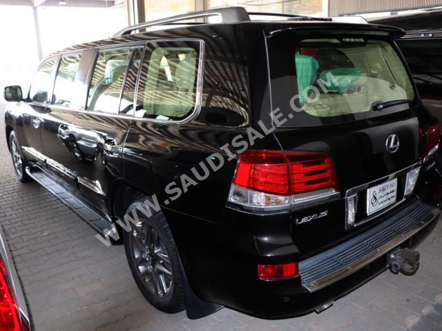 2014 لكزس إل إكس 570