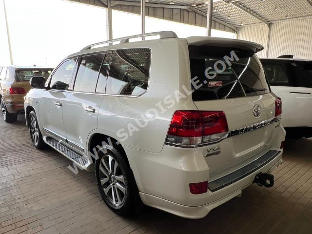 2021 تويوتا لاند كروزر في اكس ار