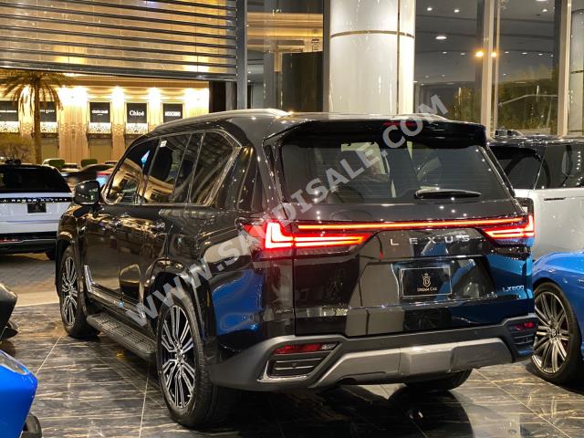 2023 لكزس إل إكس 600