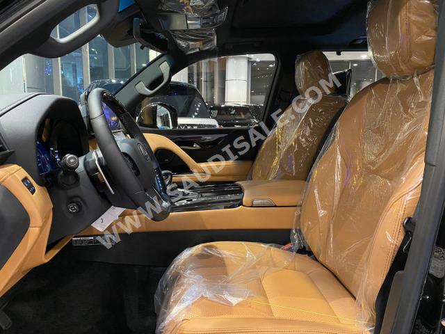 2023 لكزس إل إكس 600