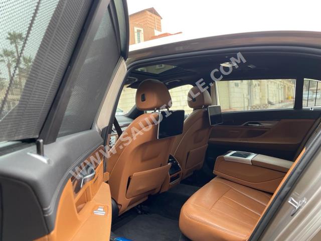 2016 بي ام دبليو الفئة السابعة 730 إل أي