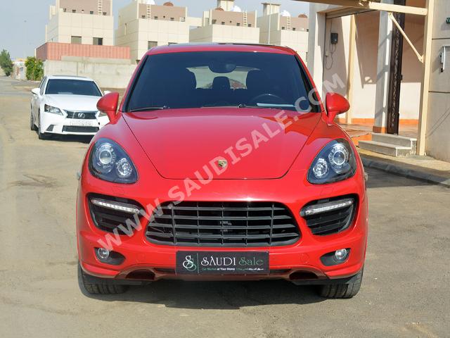 2014 Porsche Cayenne GTS
