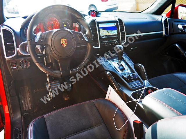 2014 Porsche Cayenne GTS