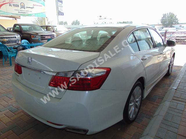 2015 هوندا اكورد