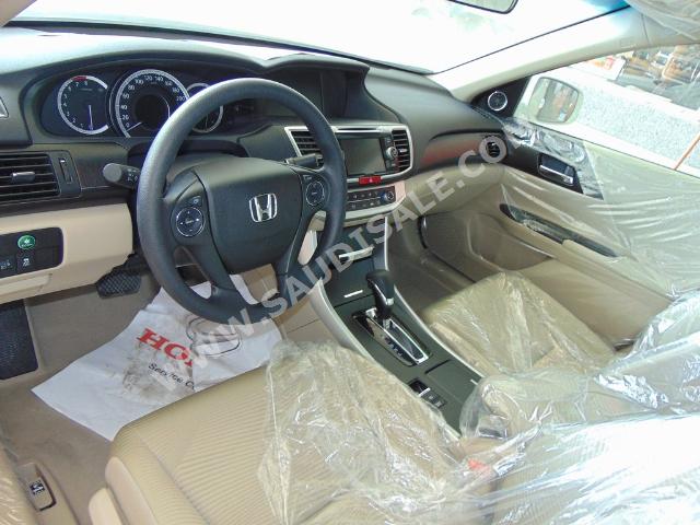 2015 هوندا اكورد