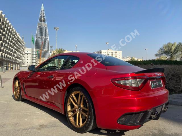 2014 مازيراتي جرانتوريزمو إم سي عادي