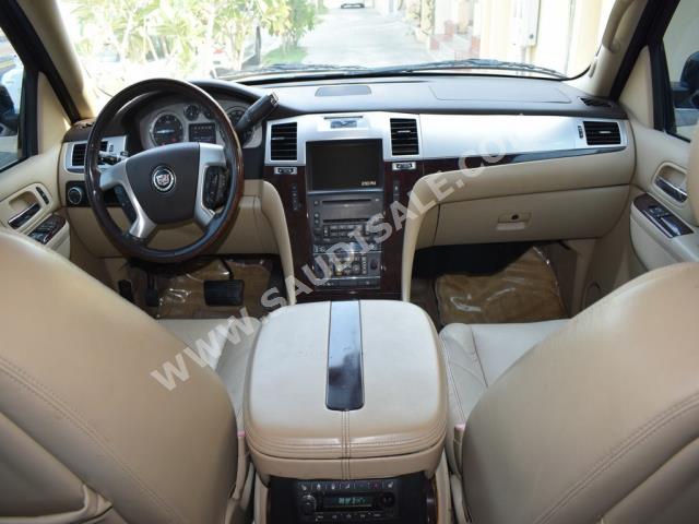 2010 كاديلاك اسكاليد