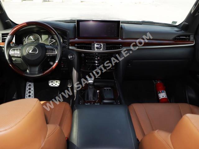 2021 لكزس إل إكس 570 اس