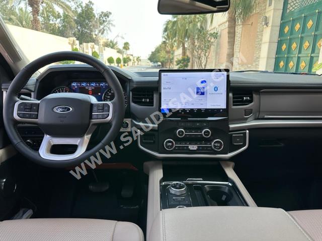 2022 فورد اكسبيديشن اكس ال تي