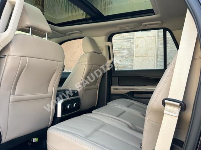 2022 فورد اكسبيديشن اكس ال تي