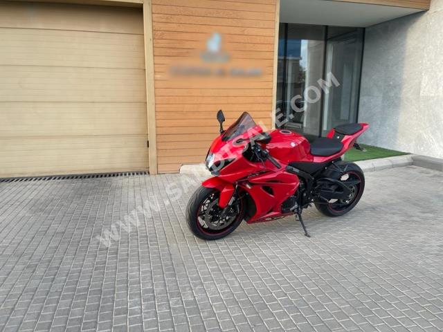 2017 سوزوكي جي اس اكس أر1000أر