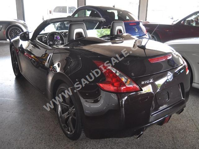 2011 نيسان زد 370