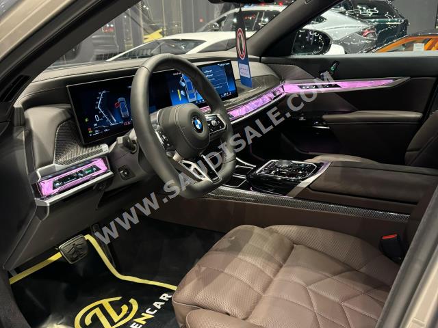 2024 بي ام دبليو الفئة السابعة 735أي