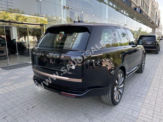 2024 لاند روفر رينج روفر اس في اوتوبيوغرافي