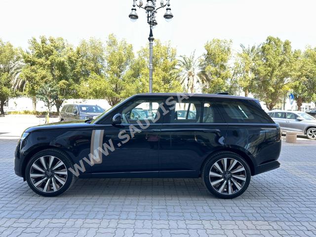 2024 لاند روفر رينج روفر اس في اوتوبيوغرافي