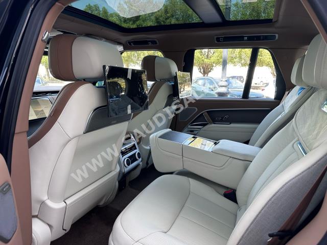 2024 لاند روفر رينج روفر اس في اوتوبيوغرافي