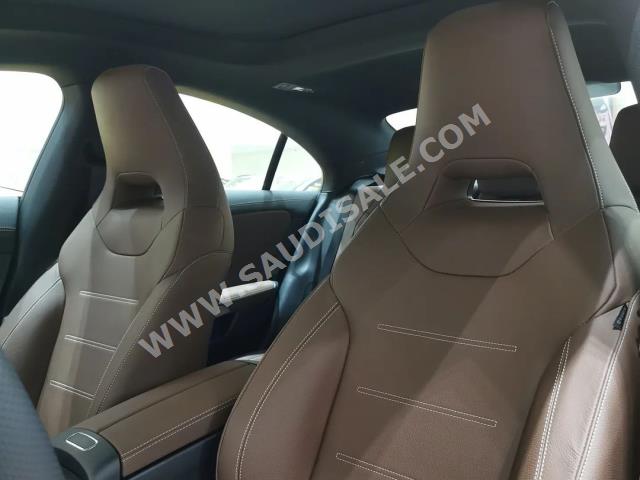 2021 مرسيدس - بنز سي إل أي 200