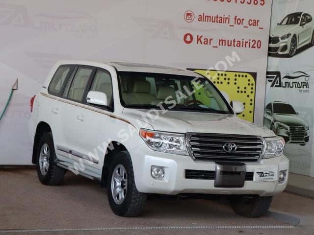 2015 تويوتا لاند كروزر جي اكس