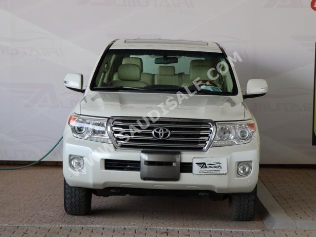 2015 تويوتا لاند كروزر جي اكس