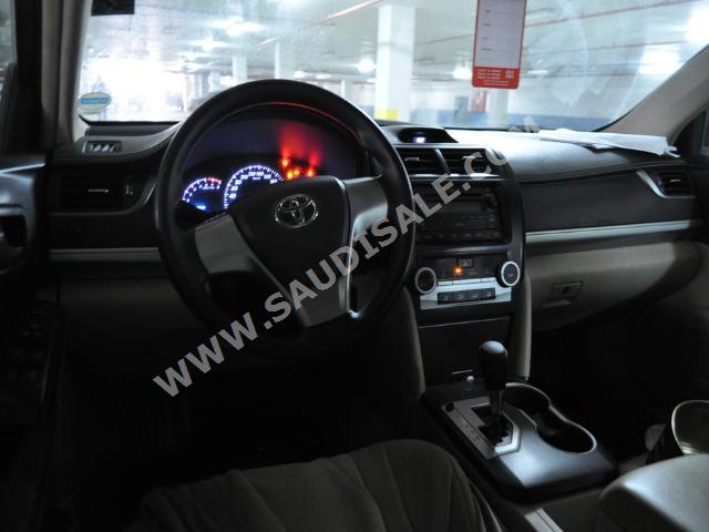 2012 تويوتا كامري