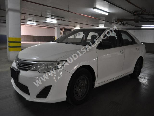 2012 تويوتا كامري