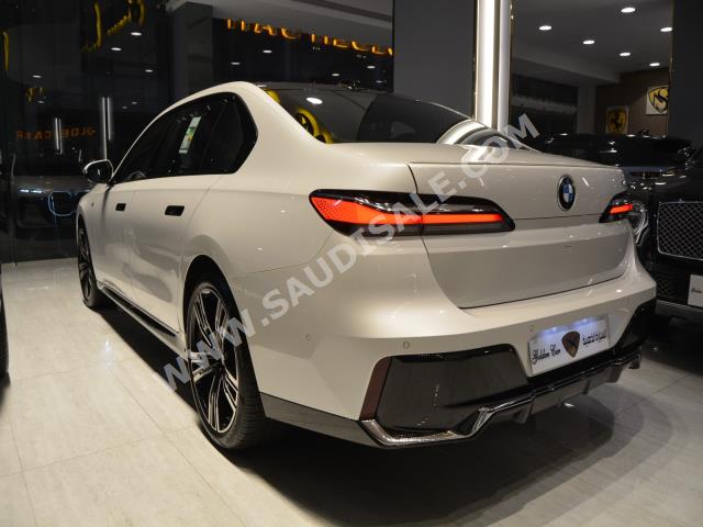 2023 بي ام دبليو الفئة السابعة 740 إل أي