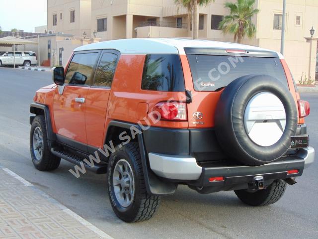 2013 Toyota FJ Cruiser 2
