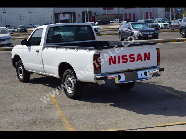 1999 نيسان داتسون غمارة