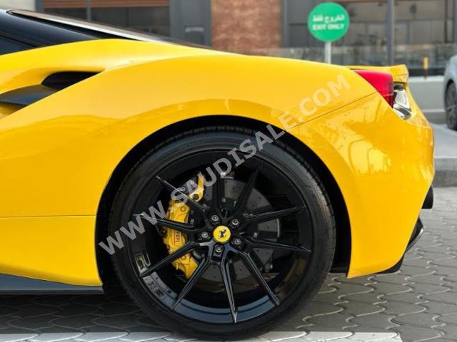 2016 فيراري 488