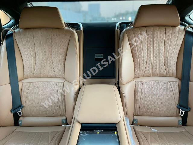 2021 Lexus LS 350