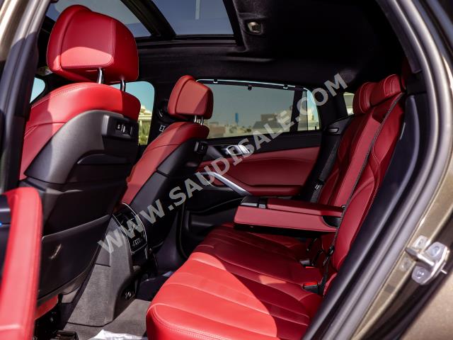 2022 بي ام دبليو الفئة اكس 6 إم كت