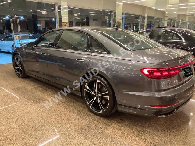 2022 اودي اي 8 ال اس لاين