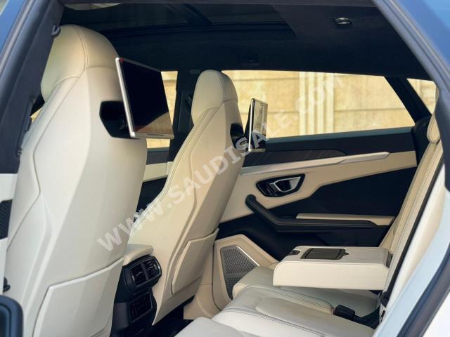 2019 لمبرجيني اوروس