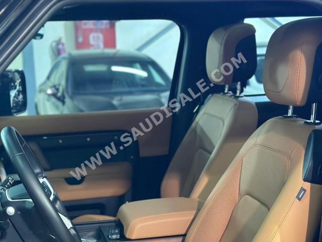 2023 لاند روفر ديفيندر