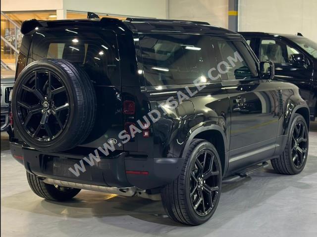 2023 لاند روفر ديفيندر