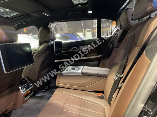 2018 بي ام دبليو الفئة السابعة 730 إل أي