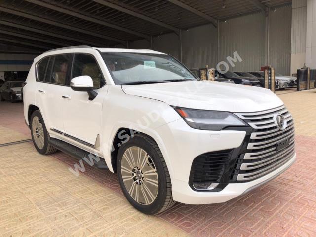 2023 لكزس إل إكس 600