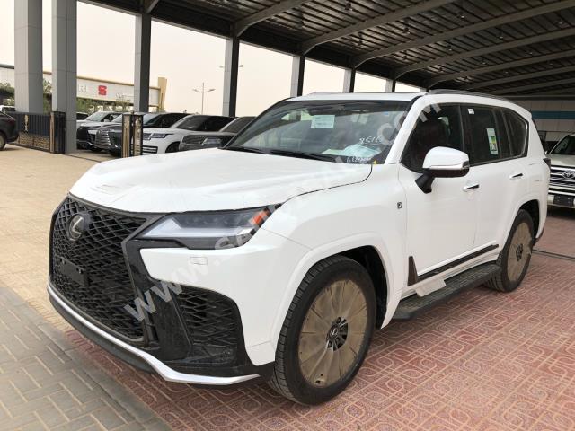 2023 لكزس إل إكس 600 إف