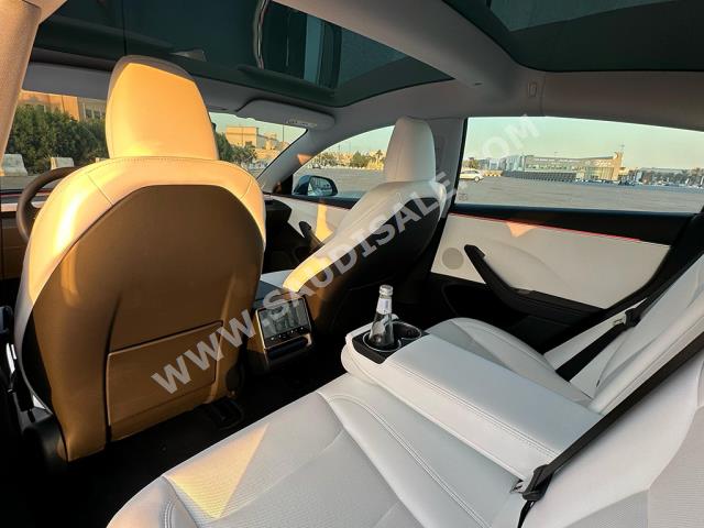 2024 تيسلا 3موديل