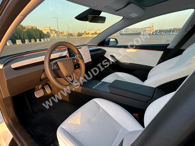 2024 تيسلا 3موديل